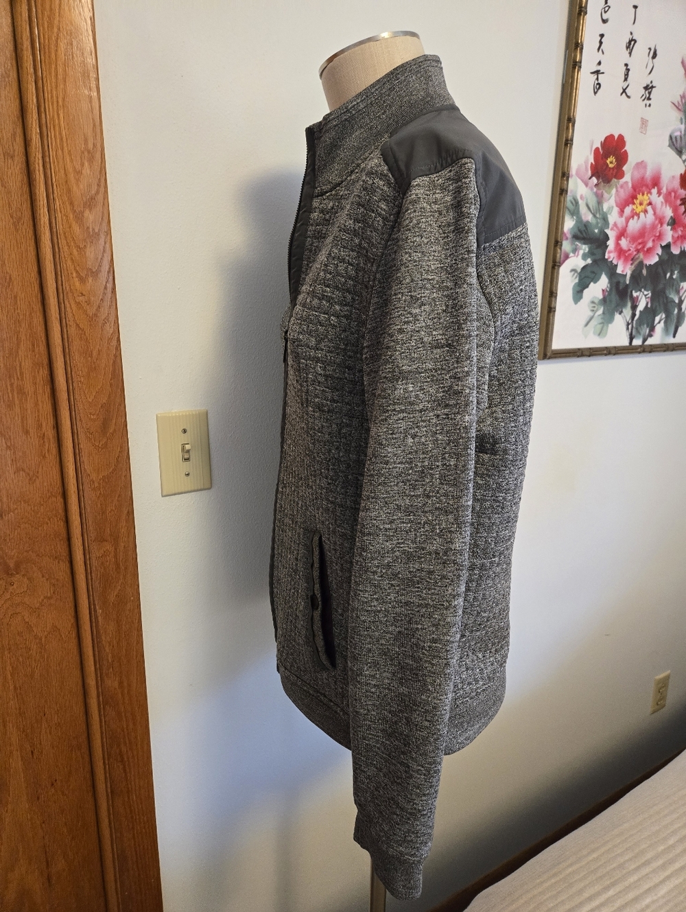 TED BAKER Men's Heather Gray Quilted Knit Whooty Jacket. Size 4. - Picture 4 of 14